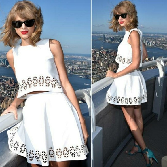 Lovers + Friends | Monica Rose, Lucia crop top - Picture 2 of 8